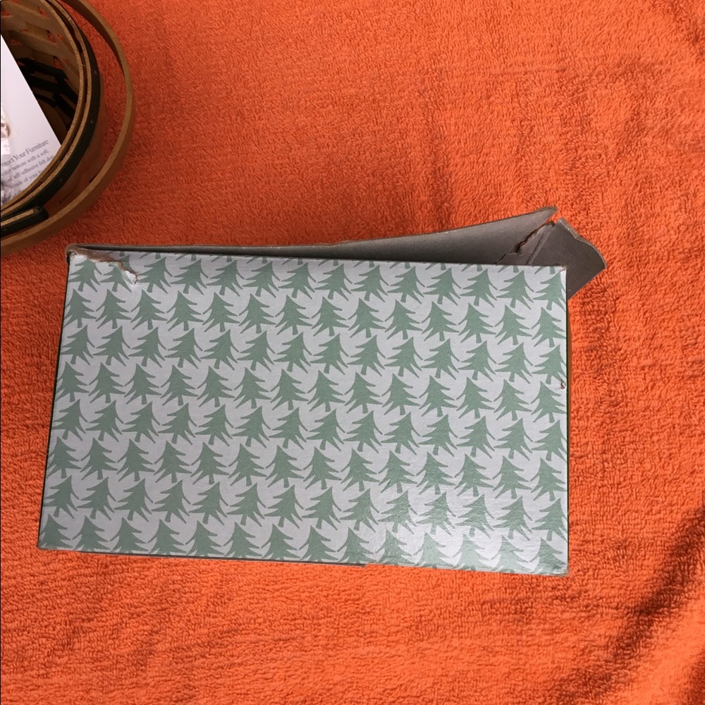 Longaberger 2004 Green Gumdrop Basket - Picture 7 of 10